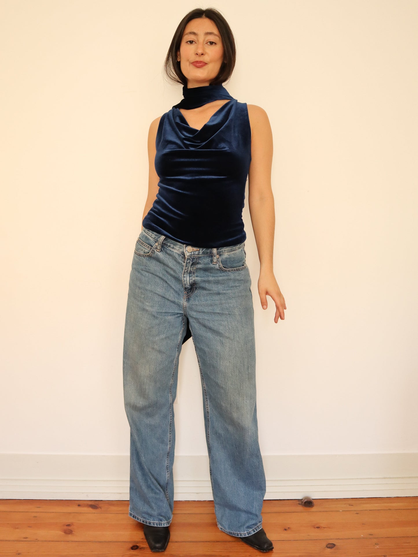 Velvet top with scarf